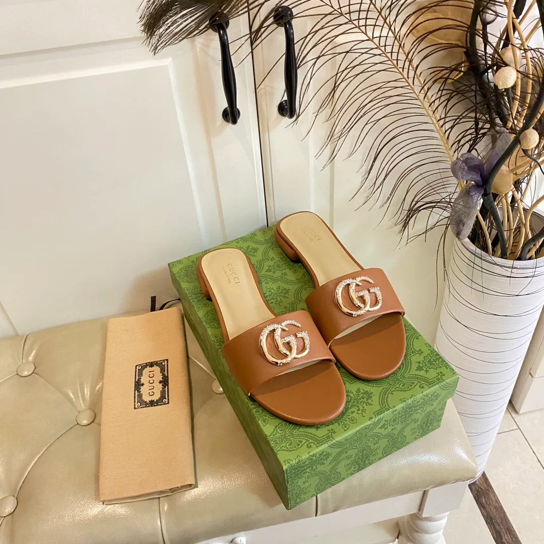 👟👟Ex-factory price 420👟👟, new Gucci slippers, cowhide surface, sheepskin lining, sizes 35-42 (custom-made sizes 43 and 44 are non-refundable)